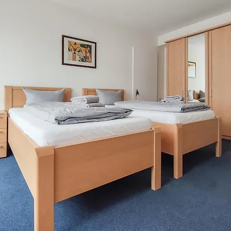 Zwehrener Hof 3*
