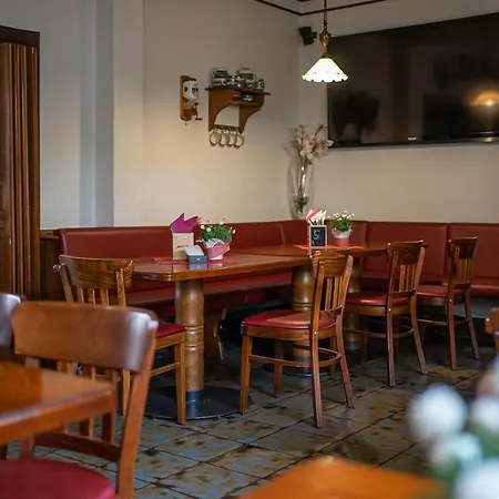 Zwehrener Hof 3*